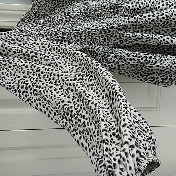 Simplee Plus Step Into Romper Abstract Animal Print 3X - Picture 7 of 12